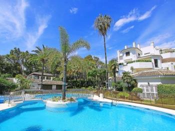 1081 Golden Beach Duplex Apart. with jacuzzi - Appartement à Marbella