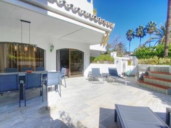 2033 modern 3 Bed large Terrace with sun loungers - Appartement à Marbella